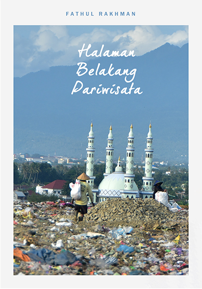 Sampul Halaman Belakang Pariwisata